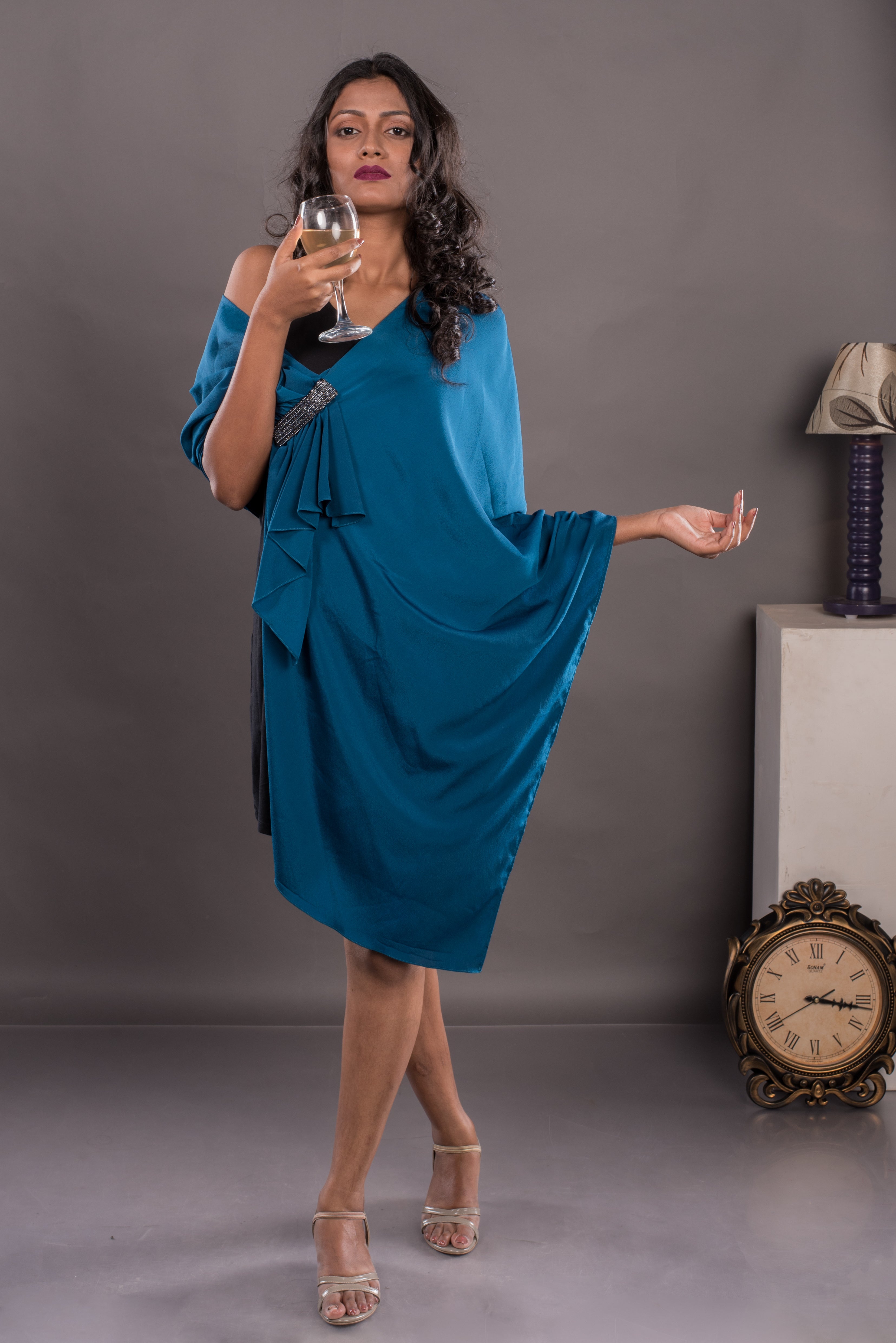 AN ABSTRACT PATTERN SHRUG