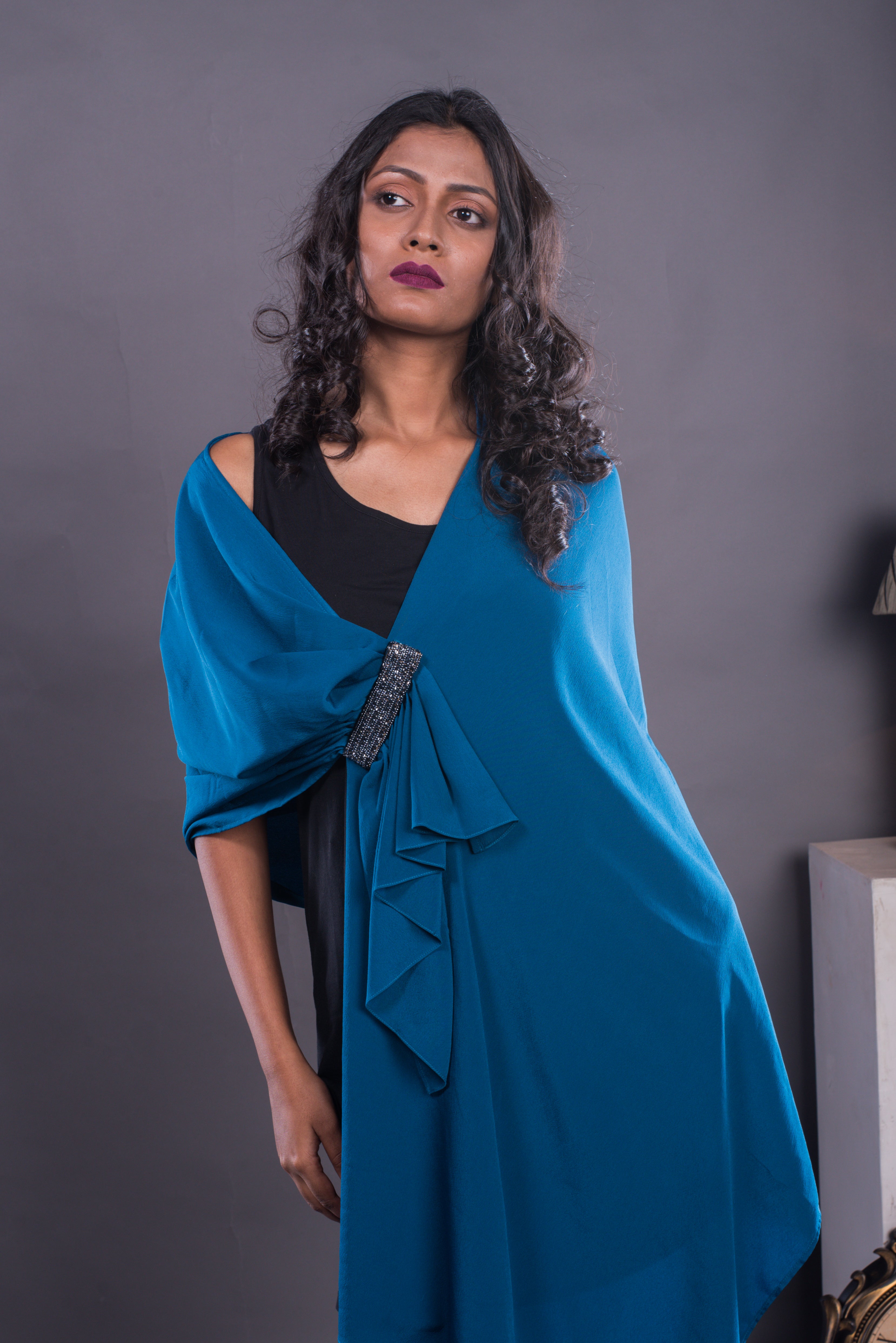 AN ABSTRACT PATTERN SHRUG