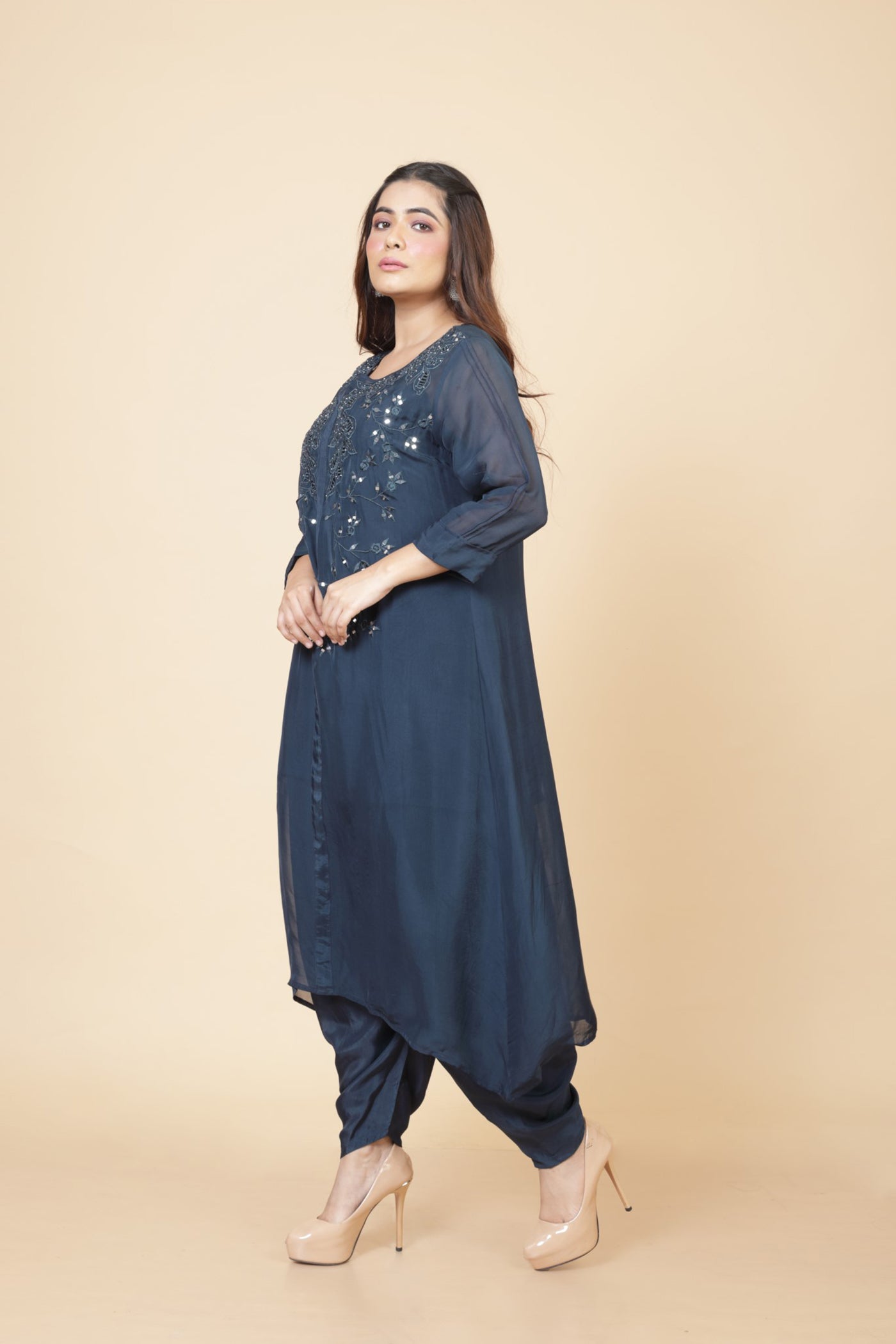 Mirror And Cutwork Kurta And Dhoti Pant