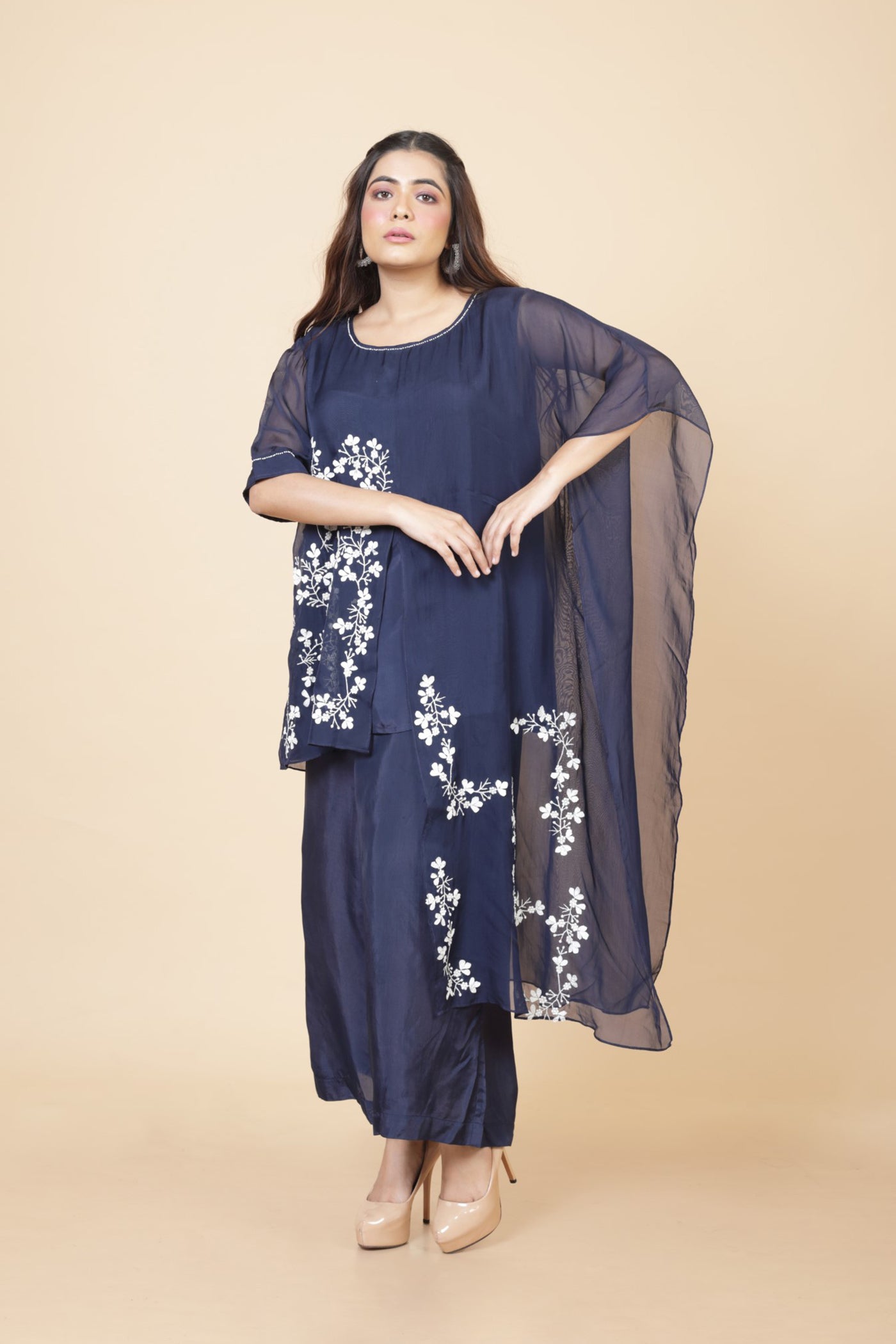 Assymetrical Cape With Inner And Pant