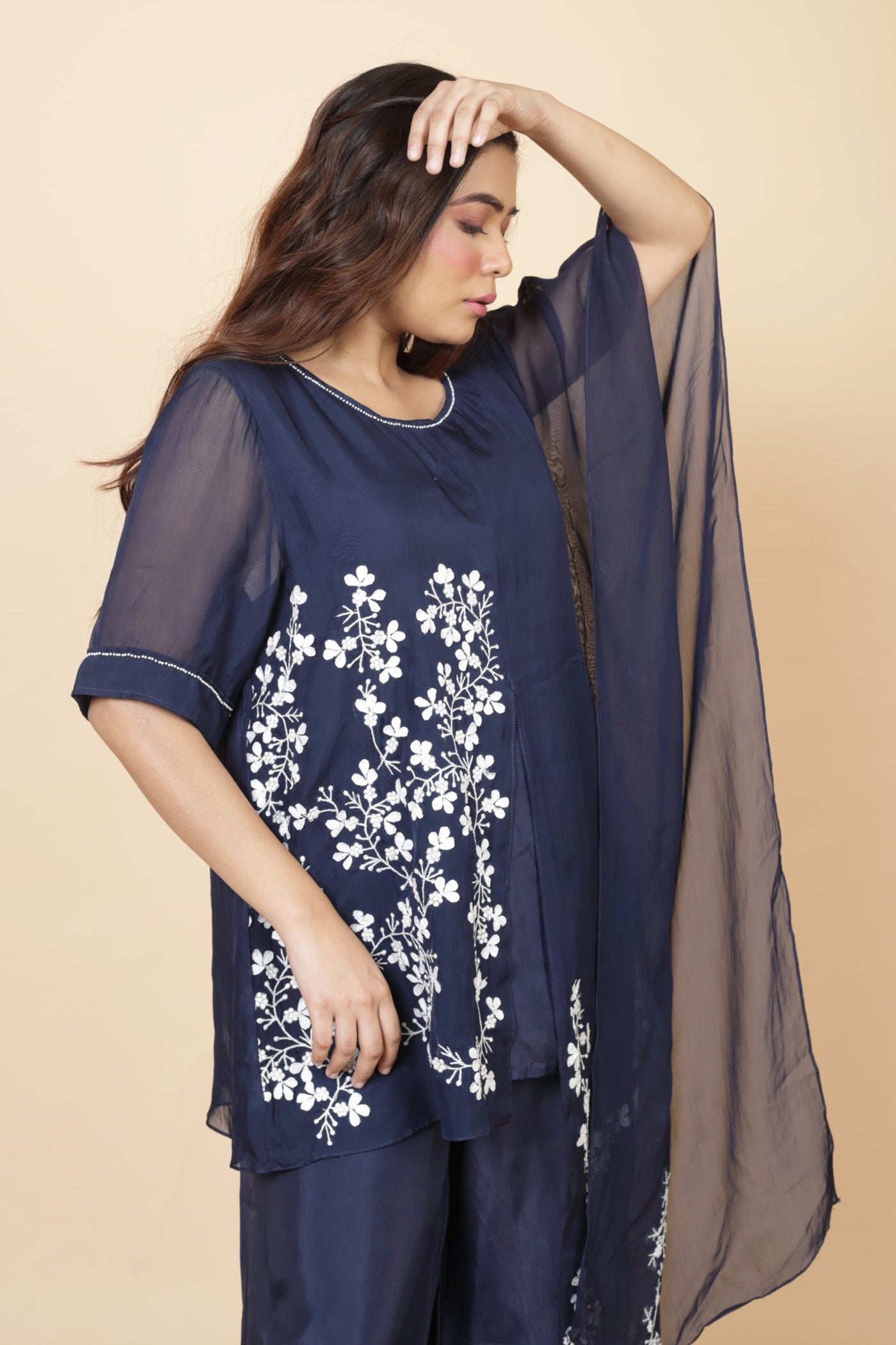 Assymetrical Cape With Inner And Pant