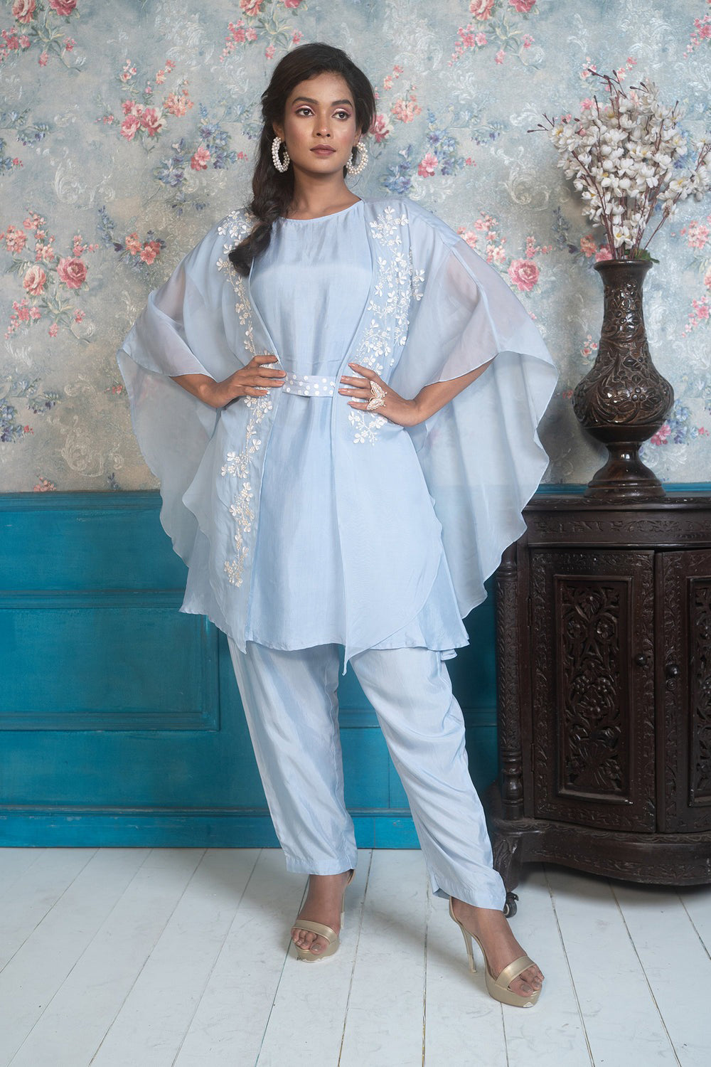 Long Top With Narrow Pant And Embroiderd Cape With Belt