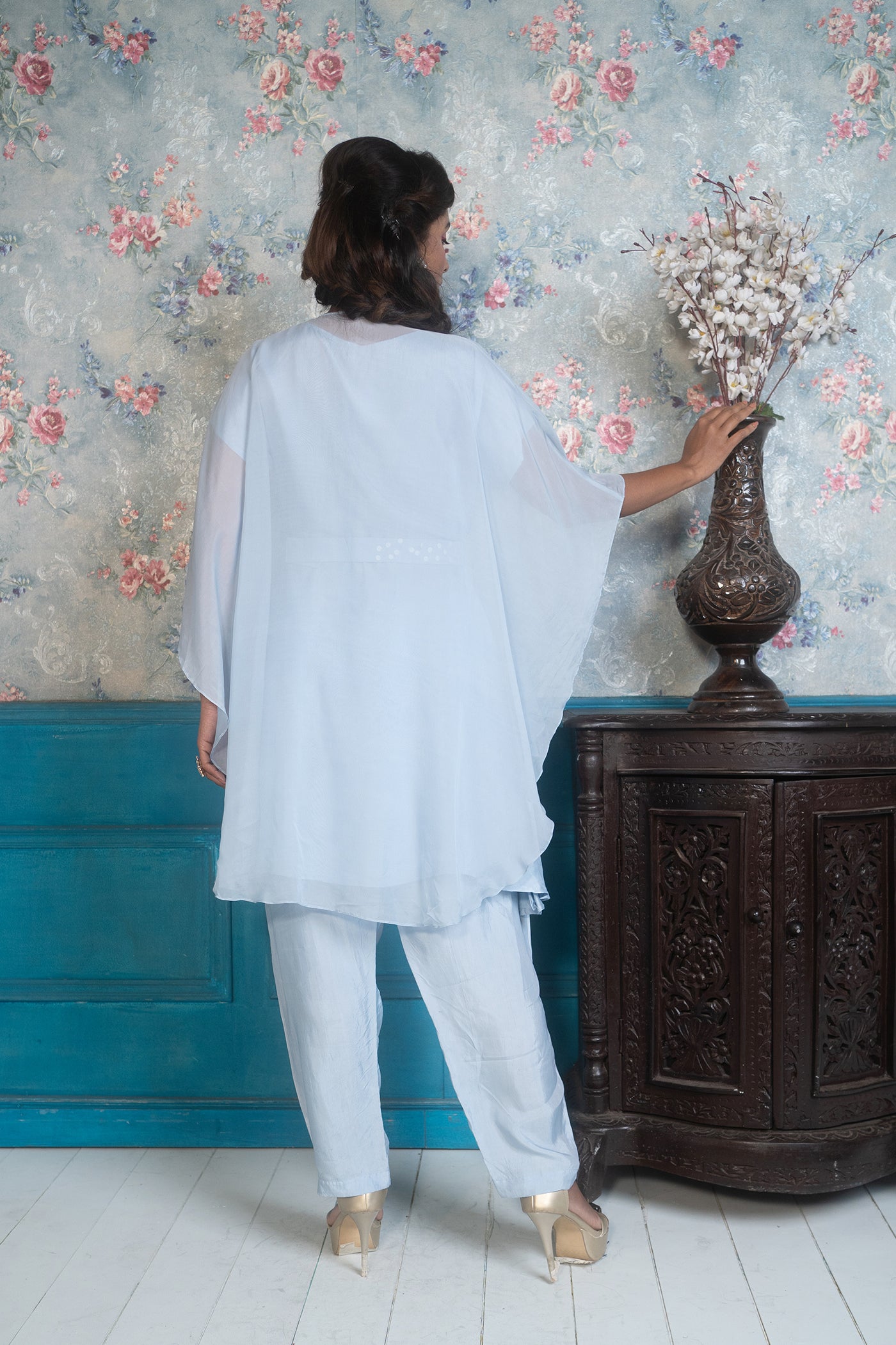 Long Top With Narrow Pant And Embroiderd Cape With Belt